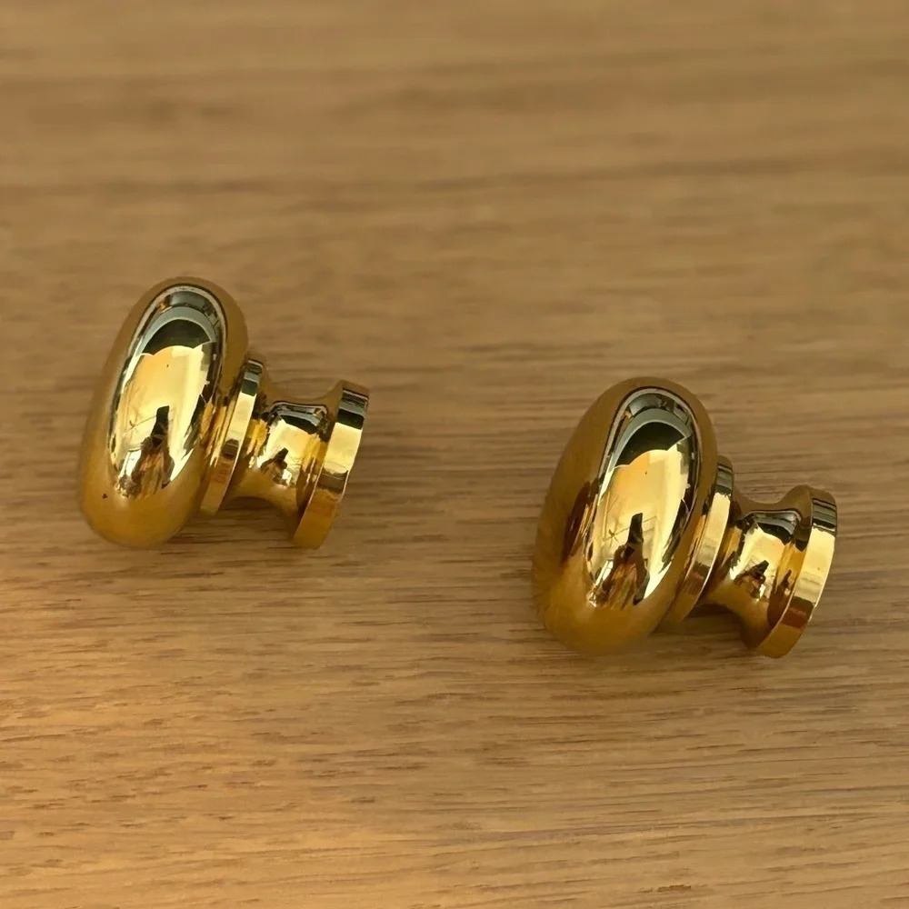 Set of 2 cabinet‎ door knobs Solid brass. New